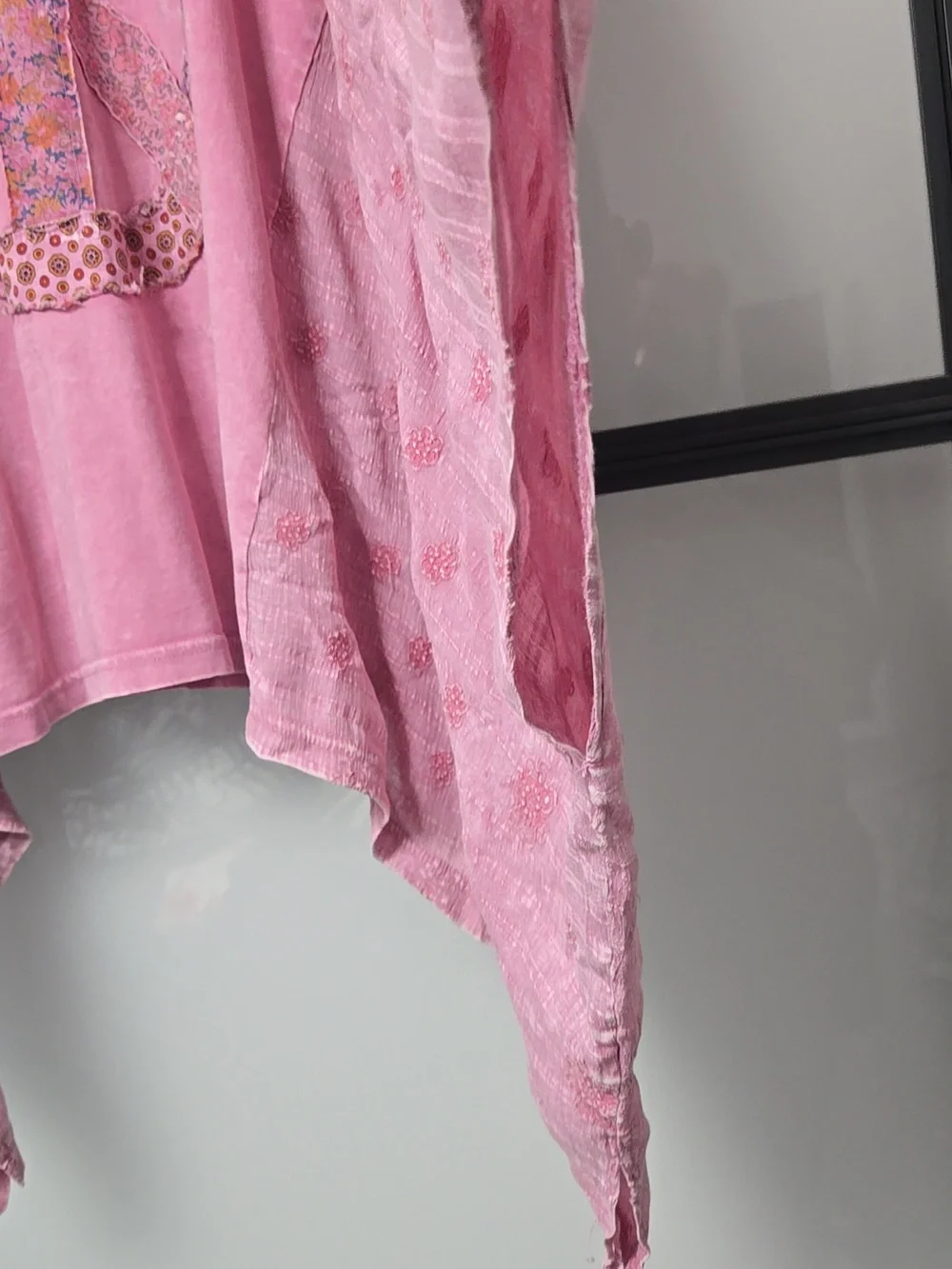 EASEL MINERAL WASHED & EMBROIDERY PEACE TOP. NWOT SZ 2X - Picture 6 of 6